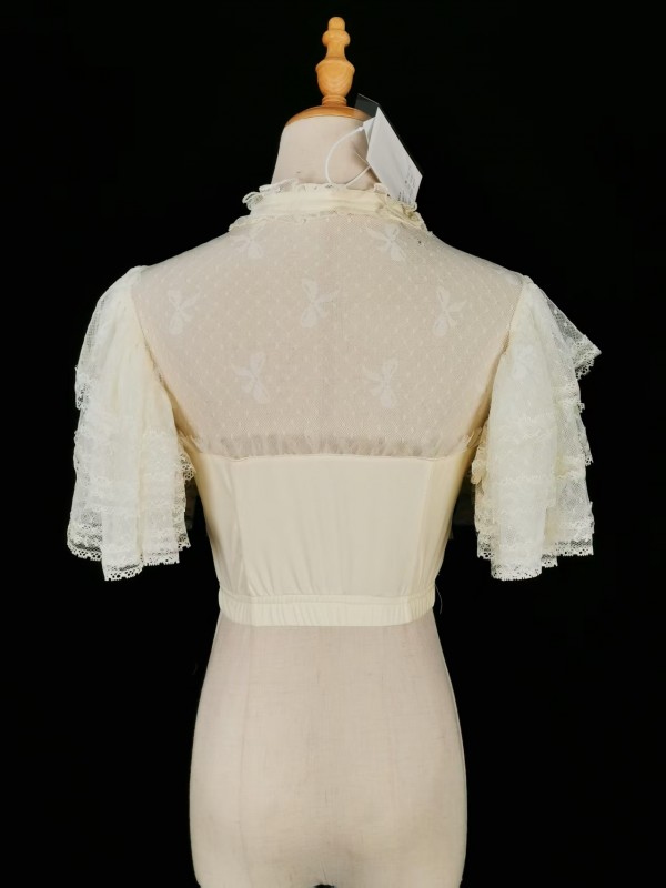 Comes with chest cushion and Lolita lace shirt in three colors Comes with chest cushion and Lolita lace shirt in three colors