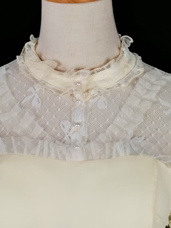 Comes with chest cushion and Lolita lace shirt in three colors Comes with chest cushion and Lolita lace shirt in three colors