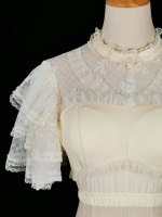 Comes with chest cushion and Lolita lace shirt in three colors Comes with chest cushion and Lolita lace shirt in three colors