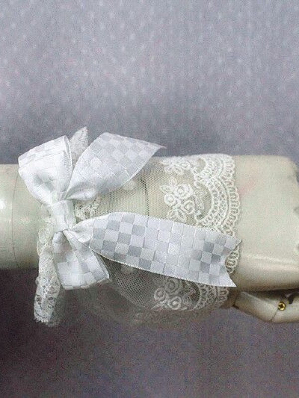 Flower-choosing Girl Wrist Cuffs Flower-choosing Girl Wrist Cuffs