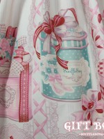 Gift Box High-waisted Jumperskirt Gift Box High-waisted Jumperskirt