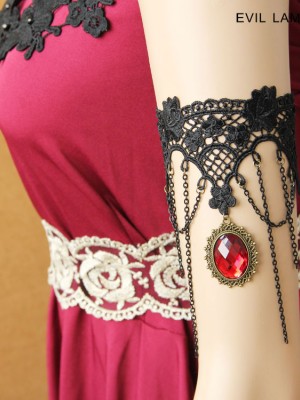 Gothic Race Red Diamond Armband