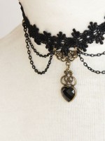 Heart-shaped Pendant Choker Heart-shaped Pendant Choker