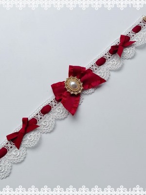 Lace Choker with Simulated Pearl