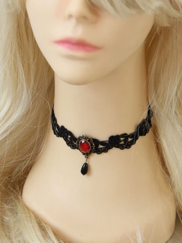 Lace Gothic Ruby Choker