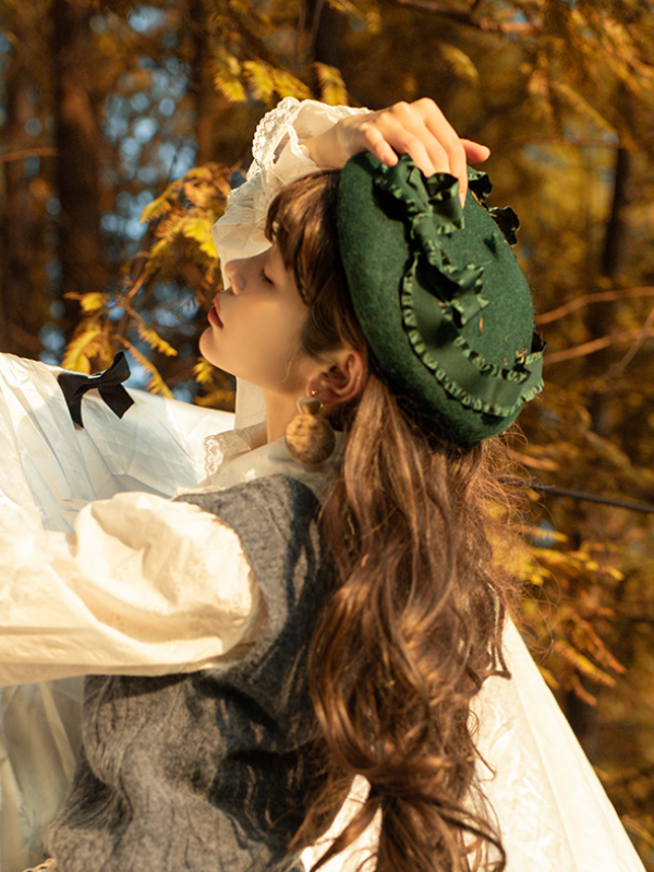 Miss Point - Letter of Autumn Mini Top Hat Miss Point - Letter of Autumn Mini Top Hat