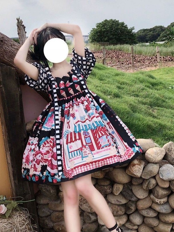 Strawberry Rabbit House sweet and cute short sleeved dress Strawberry Rabbit House sweet and cute short sleeved dress