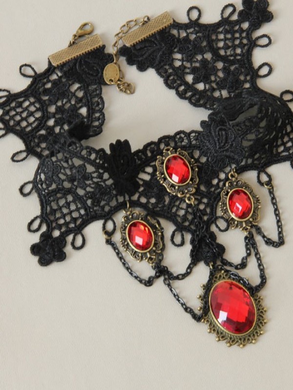 Vampire Retro Ruby Pendant Choker