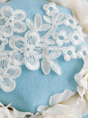 White FlowerBlue Mini Top Hat