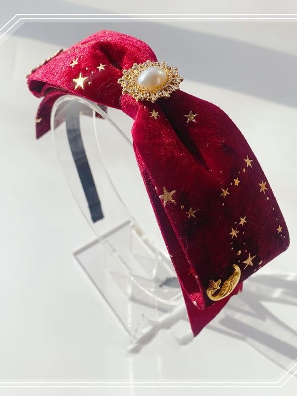 Wine Red Stars KC with A Faux Pearl Wine Red Stars KC with A Faux Pearl