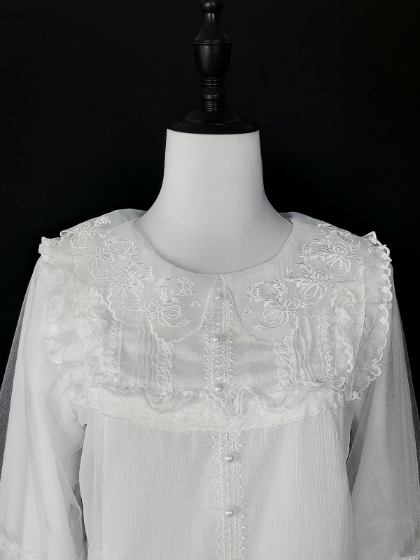 Classic Lolita lantern sleeves and embroidered neck blouse Classic Lolita lantern sleeves and embroidered neck blouse