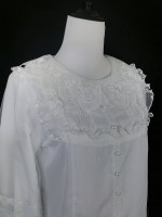 Classic Lolita lantern sleeves and embroidered neck blouse Classic Lolita lantern sleeves and embroidered neck blouse